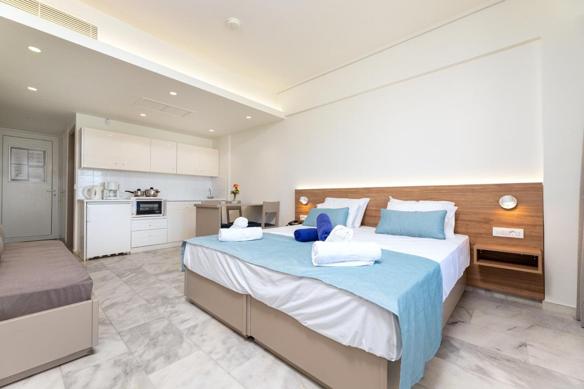 Kostakis Aparthotel 3*