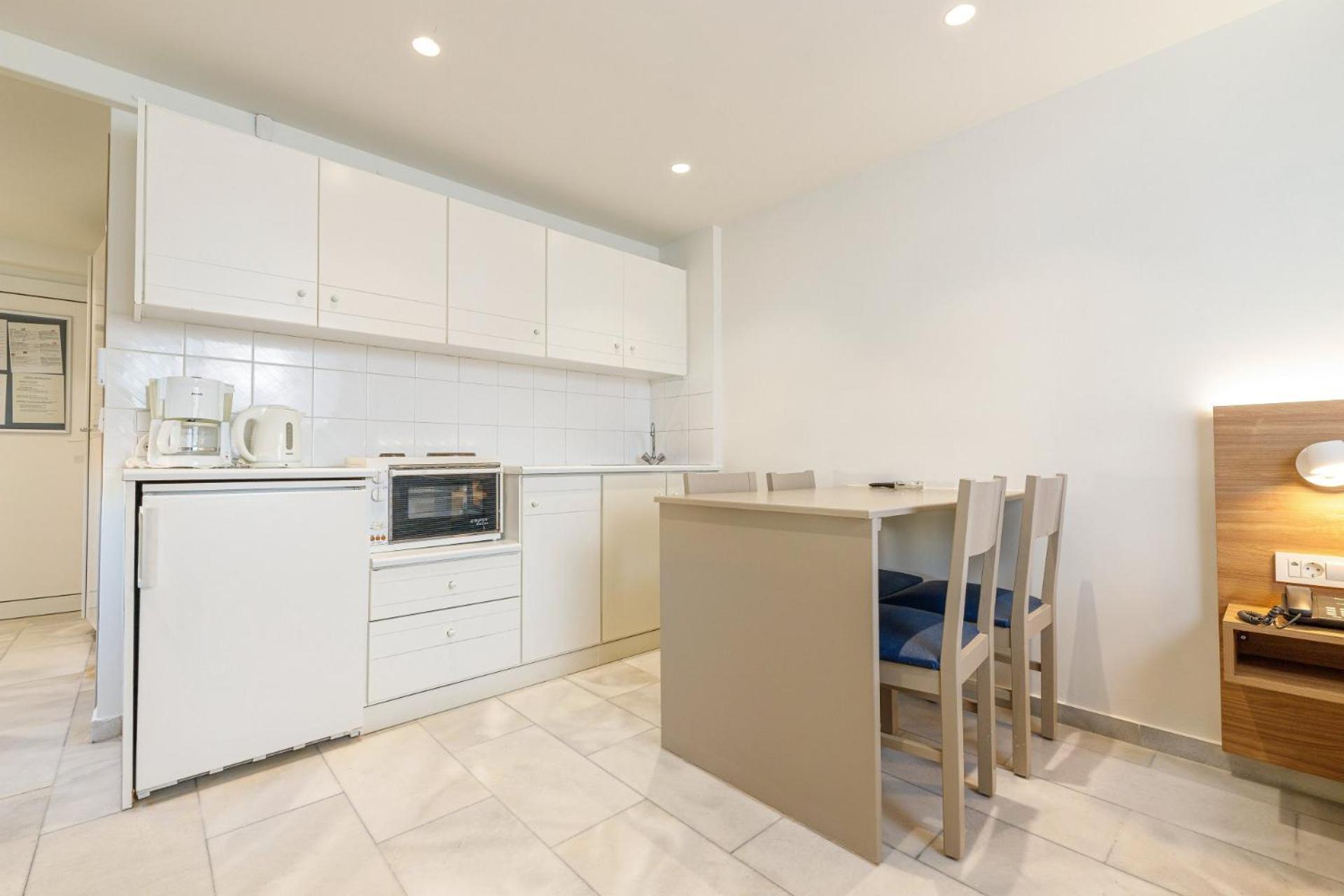Aparthotel Kostakis 3*